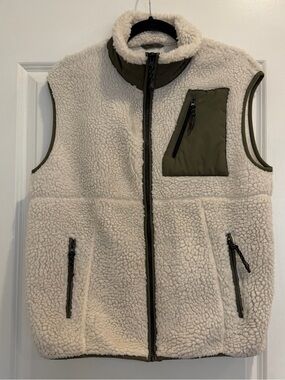 SIZE S | Cream Sherpa Fleece Vest with Olive Accents